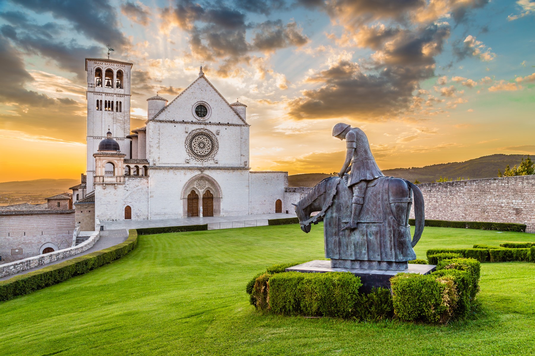 header picture of tour ミラノ発　イタリア周遊　ミラノ・ベネチア・ローマと南イタリアハイライト