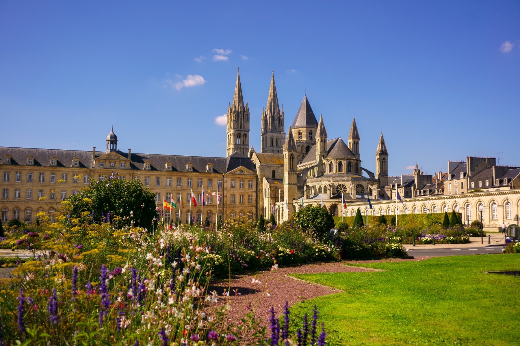 header picture of tour パリ発　モンサンミッシェル　ハイライト、パリとイギリス
