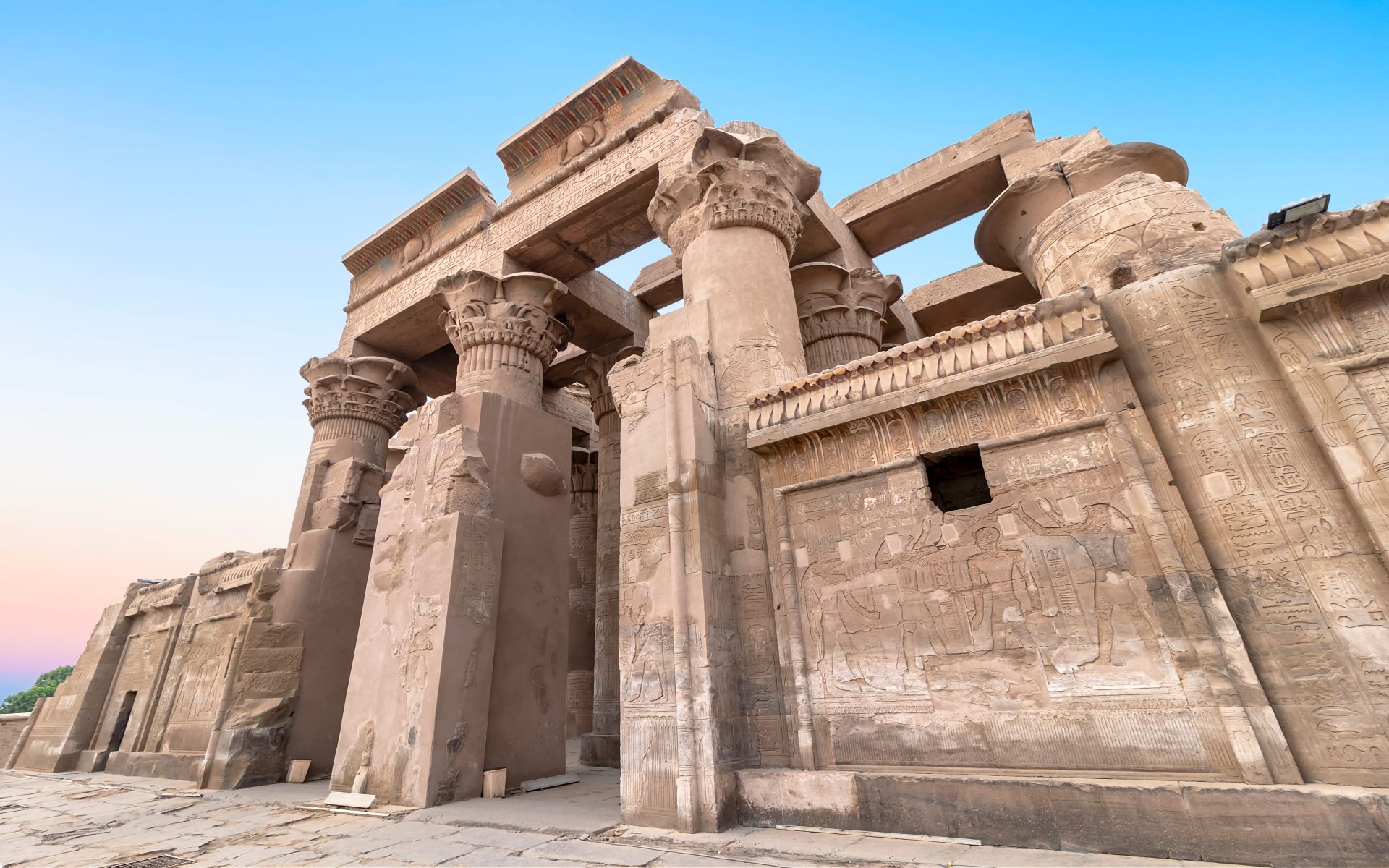 header picture of tour Egypt with 4 Days Nile Cruise