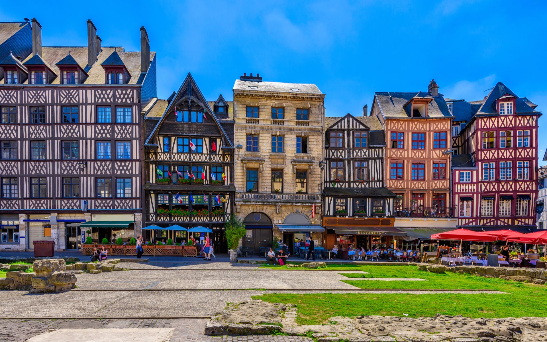 header picture of tour パリ発 パリ、モンサンミッシェルとロワールの古城巡り、英国周遊 エディンバラまで