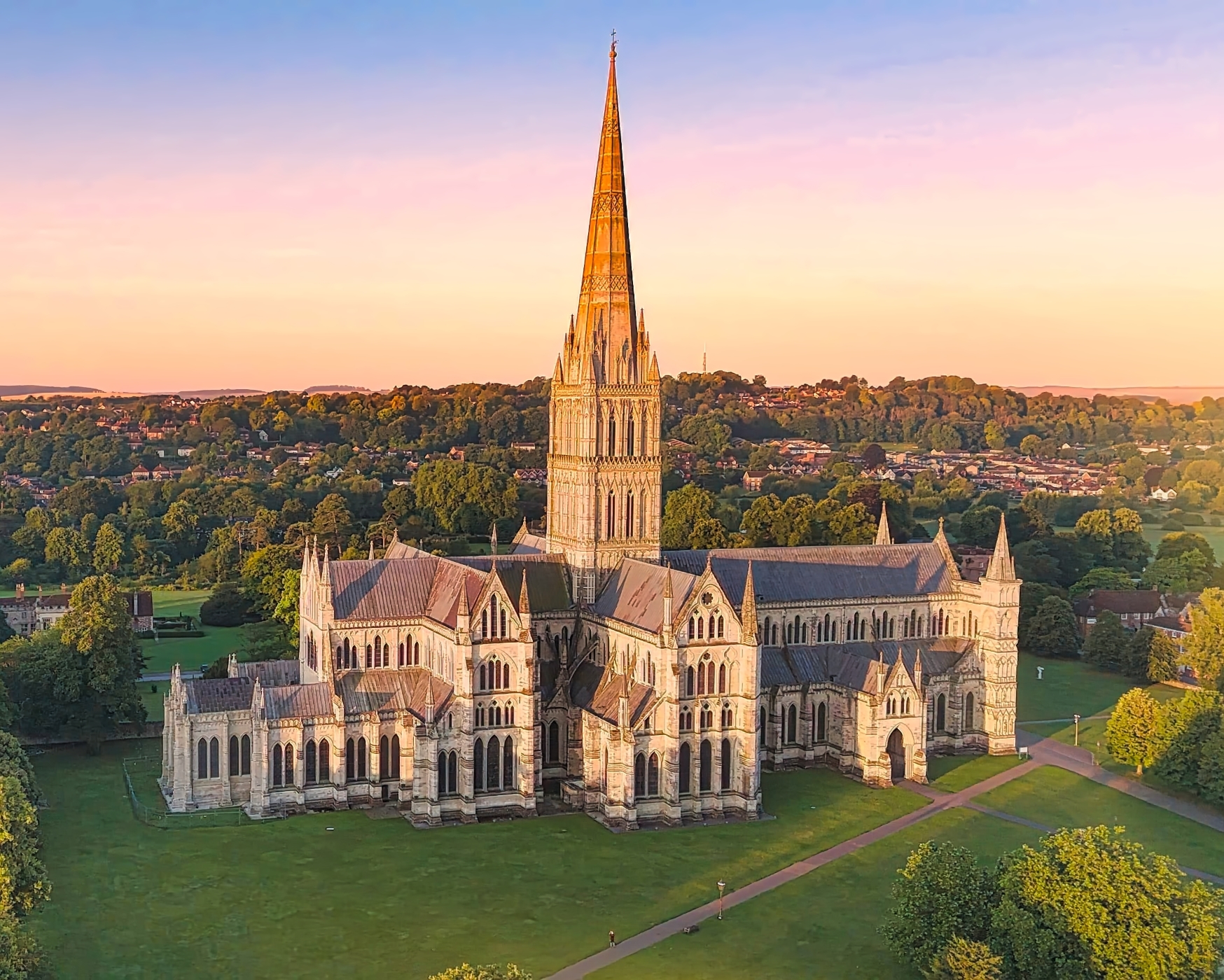 header picture of tour ロンドン発　英国周遊とパリ、ミラノ、ベネチア